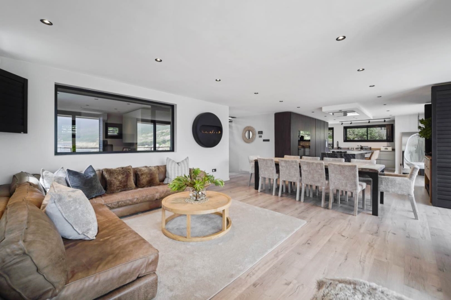 5 Bedroom Property for Sale in Bakoven Western Cape